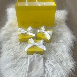Kendra Scott Gift Bag & Boxes